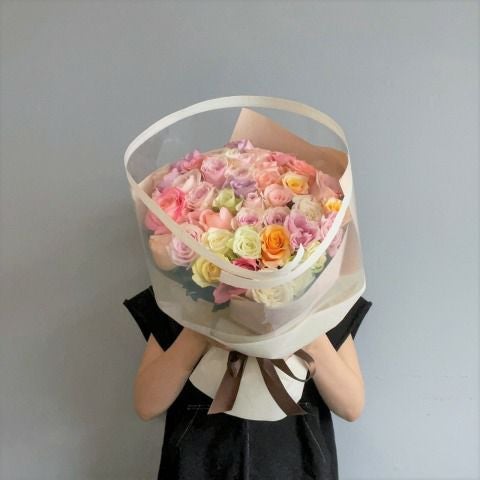 バラの花束産地厳選 パステルローズブーケ44本の花言葉「変わらぬ愛を